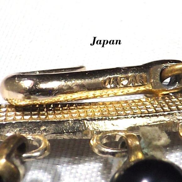 Vintage Japan Black Beaded Necklace, Iridescent Accent Beads, 1950s, 16 Inches - Picture 8 of 8